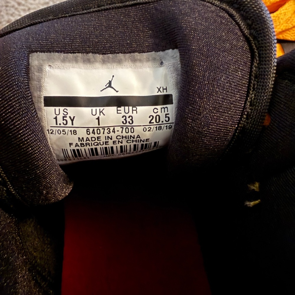 *NEW* Jordan Kids' Yellow / Gold and Black Sneakers - Picture 6 of 6